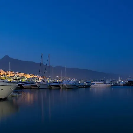 Apartment Con Vistas En Puerto Banus Marbella